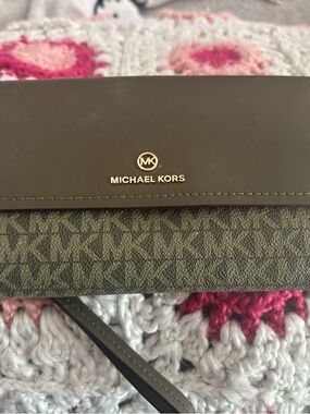 Michael Kors Olive Green and Dark Brown MK Logo Crossbody Wallet